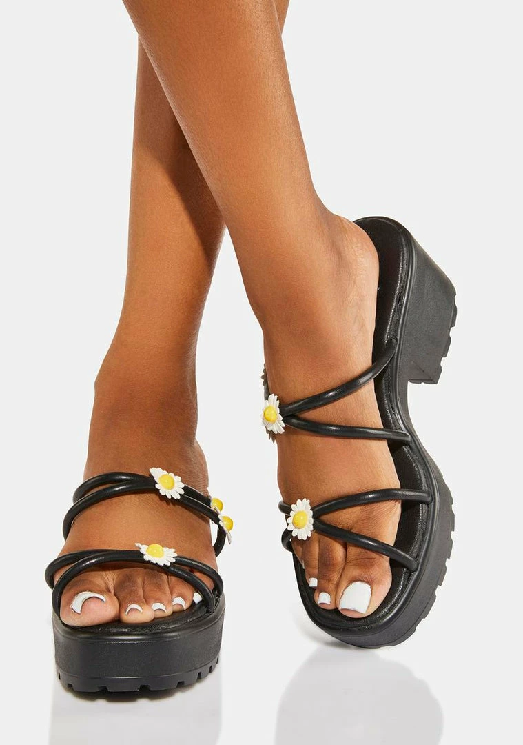 Promo 🔥 Koi Footwear Blooming Daisy Platform 🩴 Sandals 🔥 3 Koi Footwear Blooming Daisy Platform Sandals